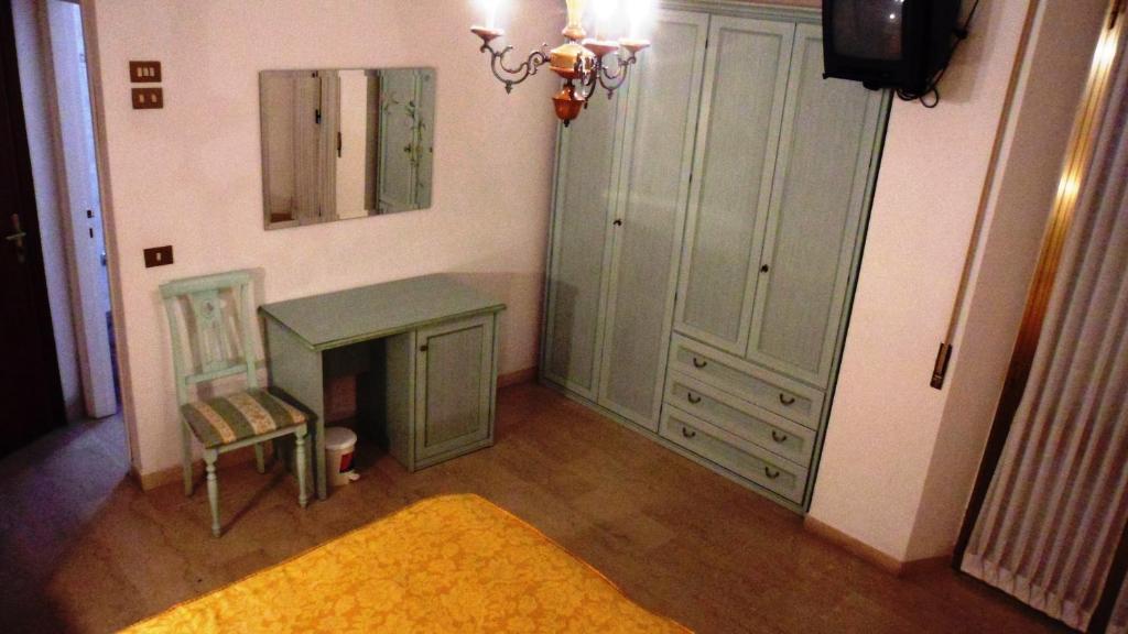 Hotel Reali キアンチャーノ・テルメ 部屋 写真