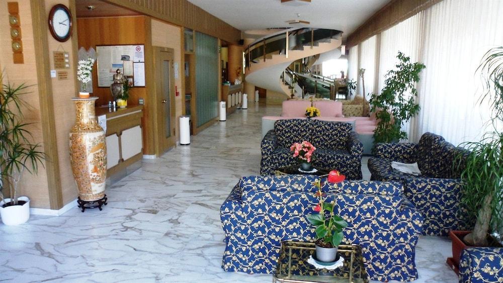 Hotel Reali キアンチャーノ・テルメ エクステリア 写真