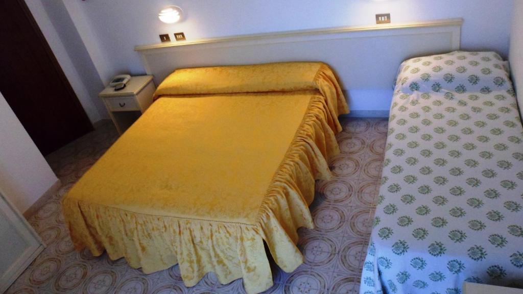 Hotel Reali キアンチャーノ・テルメ 部屋 写真